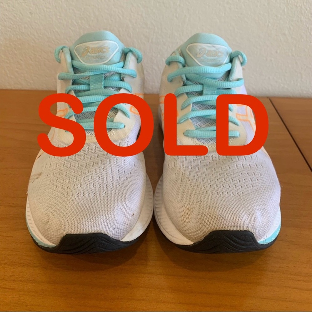 ASICS GEL EXCITE 9 shoes for women, PRE-OWNED & AUTHENTIC, US size 9.5